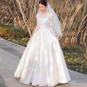 French Hepburn satin light wedding dress Mori female 2021 new winter bride trailing super fairy princess dress was