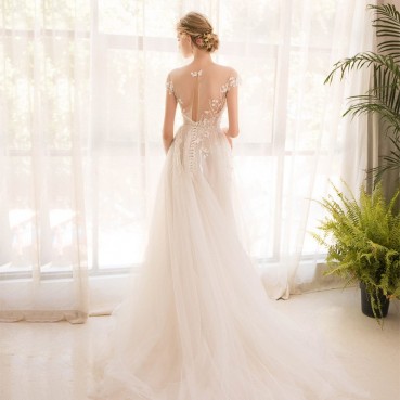 Sen series super fairy brigade light wedding dress 2021 new dignified bride princess dreamy thin shoulder tail