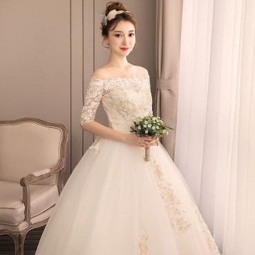 Light master wedding dress female 2021 new French one-shoulder bride goes out super fairy and simple tail