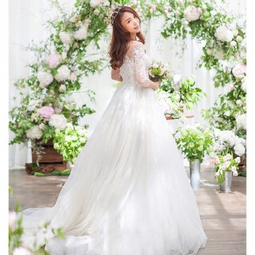 Wedding dress 2021 new bride wedding one-shoulder super fairy long-sleeved princess lace tail is thin in winter