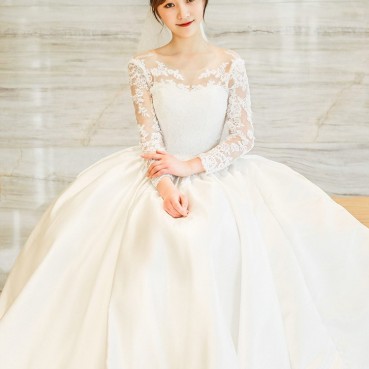 French Hepburn satin light wedding dress Mori female 2021 new winter bride trailing super fairy princess dress was