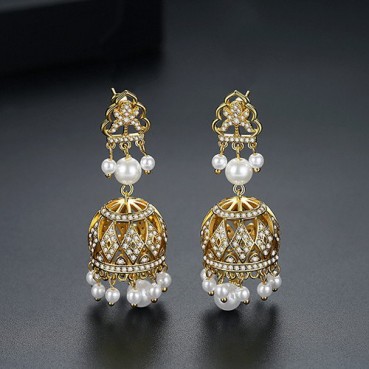 Earrings European and American Fashion Pearl Womens Earrings Retro Palace Banquet Temperament Earrings Earrings