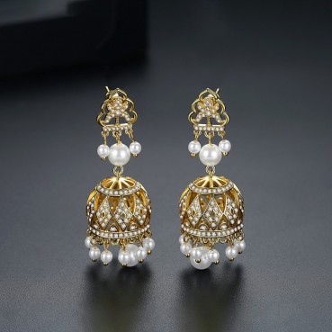 Earrings European and American Fashion Pearl Womens Earrings Retro Palace Banquet Temperament Earrings Earrings