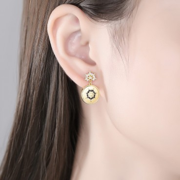 Ice 谰 female golden fashion new earrings Korean creative sweet temperament earrings