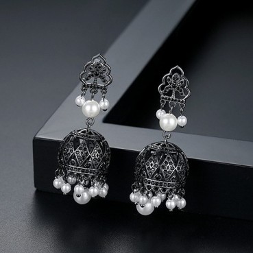 Earrings European and American Fashion Pearl Womens Earrings Retro Palace Banquet Temperament Earrings Earrings