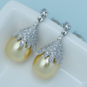 AAA diamond-studded zircon earrings shell beads fashion elegant earrings