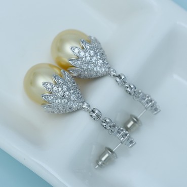 AAA diamond-studded zircon earrings shell beads fashion elegant earrings