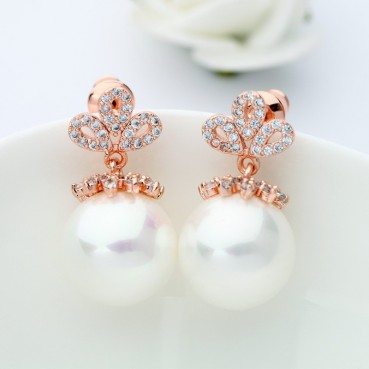 Love and graceful earrings Korean style popular AAA zircon shell bead earrings female factory wholesale