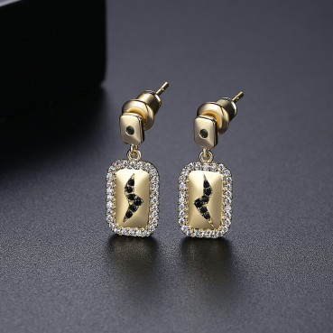 New style copper-inlaid zircon Korean womens earrings, stylish and stylish geometric earrings