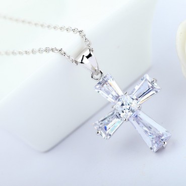 Speaking Pendant Necklace Copper Inlaid 3A Zircon Korean Version Crystal Clear Cross Necklace Factory Wholesale