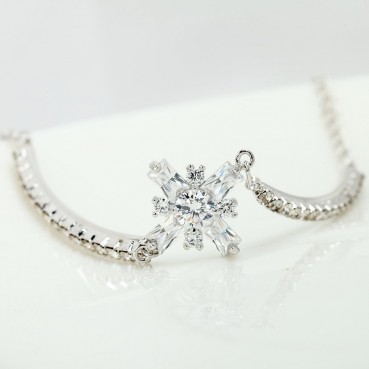 Snowflake claw chain bracelet AAA zircon fashion simple womens jewelry home wholesale female gifts