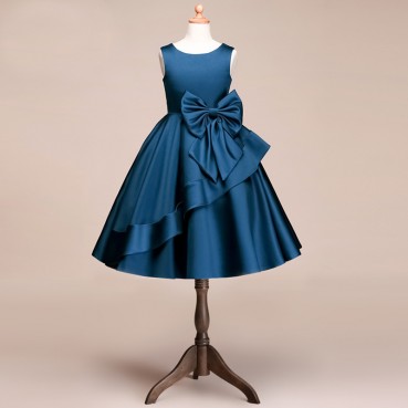 Childrens dress, girls evening dress, big boy host, performance dress, piano performance was thin, satin elegant