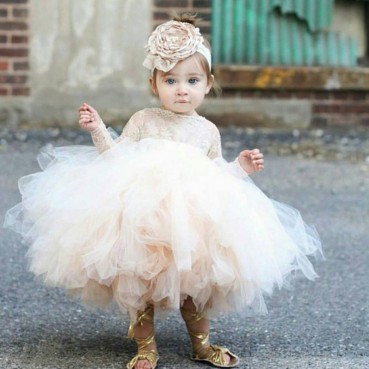 One-year-old dress female baby 2021 new princess dress fluffy yarn champagne color flower girl wedding dress small