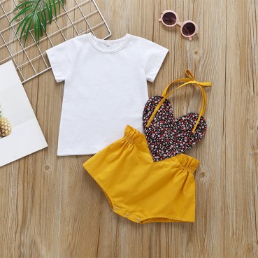 New little girl Korean version of the summer suit hanging crack flower heart shaped girl T-shirt shorts two-piece hot