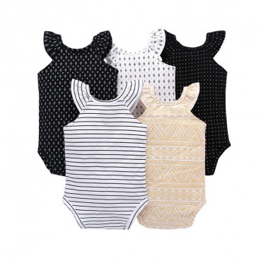 New infant childrens summer short-sleeved girls hare clothes five-piece factory direct sales