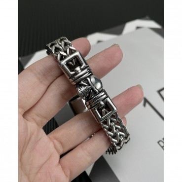 Jewelry European and American hip -hop bangs men's hand ornaments titanium steel rough double -row chain flock magnetic buckle bracelet men