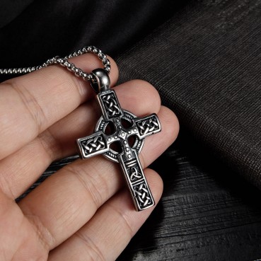 Jewelry source retro niche design cross pendant hip -hop street stainless steel necklace men