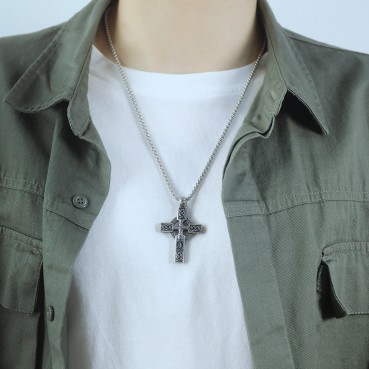 Jewelry source retro niche design cross pendant hip -hop street stainless steel necklace men